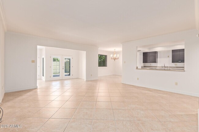6282 E Pinchot Ave Scottsdale, AZ 85251 photo 4