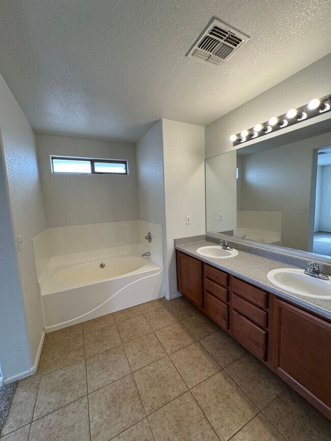 3829 E Jasper Dr Gilbert, AZ 85296 photo 5