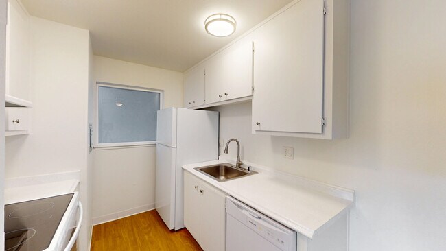 551 Alameda del Prado Novato, CA 94949 photo 3
