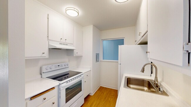 551 Alameda del Prado Novato, CA 94949 photo 2