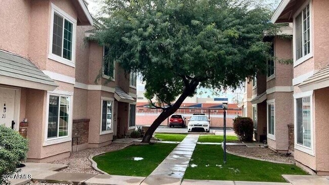 1055 W 5th St Tempe, AZ 85281 photo 2