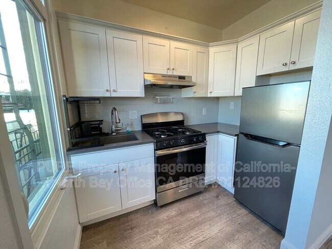 1300 Sacramento St San Francisco, CA 94109 photo 5