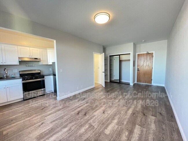 1300 Sacramento St San Francisco, CA 94109 photo 4