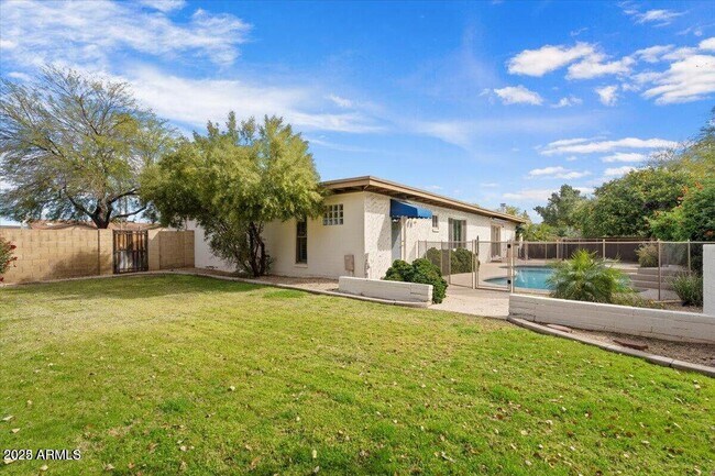 5345 E Crocus Dr photo 5