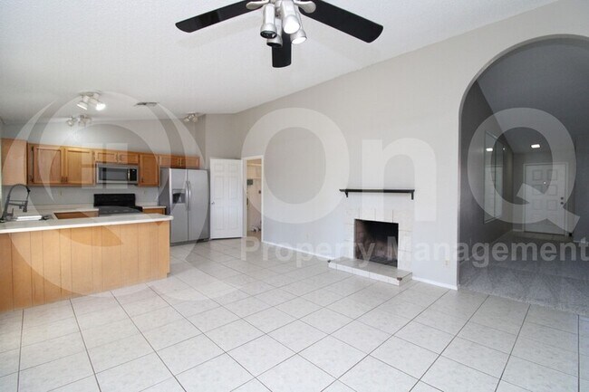 10243 N 65th Ave Glendale, AZ 85302 photo 4