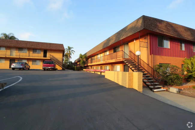 Woodlawn West - 30 Day Rentals! photo 4