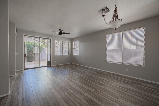 7312 E Mills St Mesa, AZ 85207 photo 4