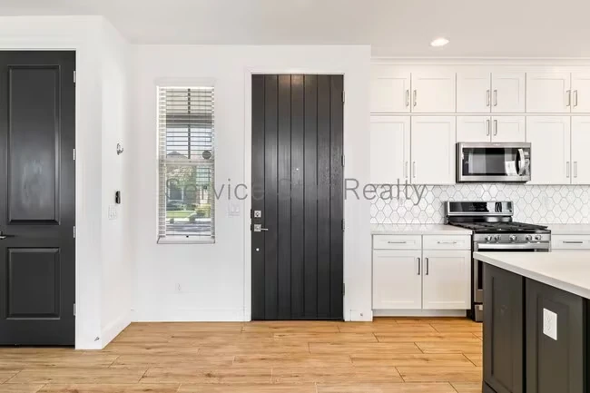 25312 N 20th Ave Phoenix, AZ 85085 photo 3