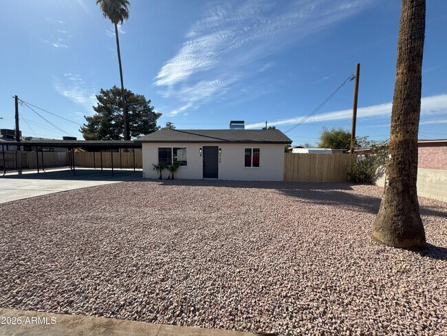 546 S Hobson photo 2
