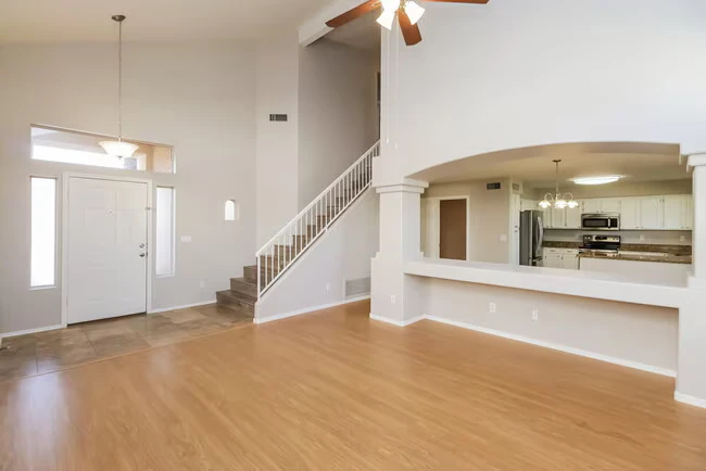 1366 E Vaughn Ave Gilbert, AZ 85234 photo 4