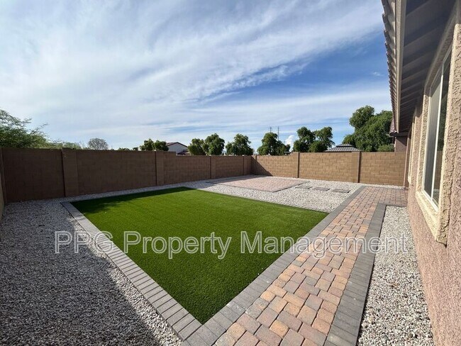 3740 S 65th Ave Phoenix, AZ 85043 photo 2