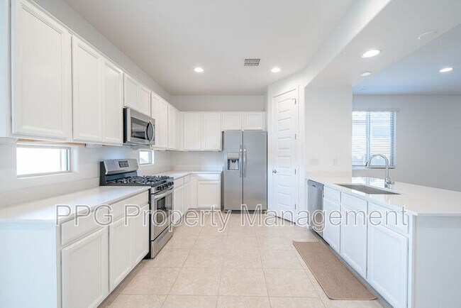 3740 S 65th Ave Phoenix, AZ 85043 photo 3