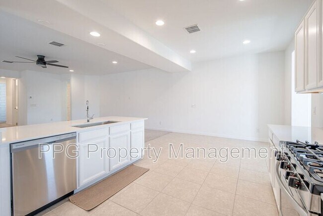 3740 S 65th Ave Phoenix, AZ 85043 photo 5