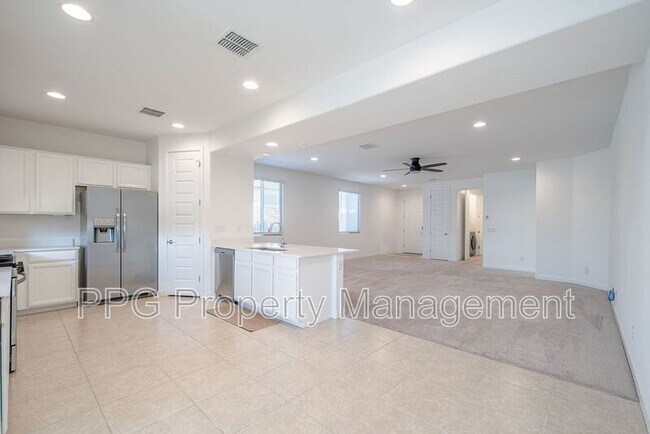 3740 S 65th Ave Phoenix, AZ 85043 photo 4
