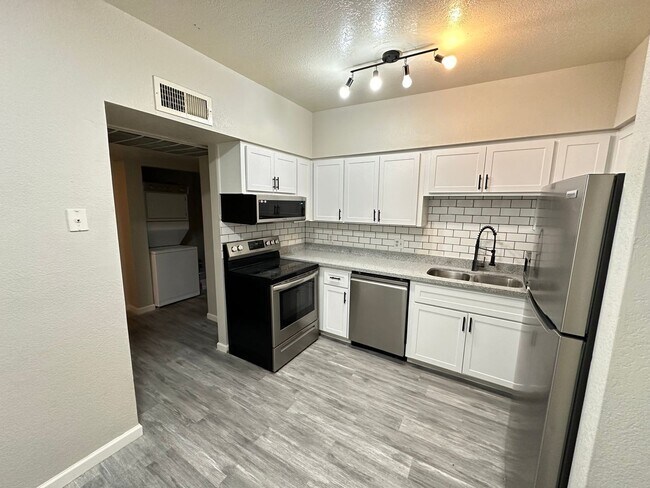 2814 E Kathleen Rd Phoenix, AZ 85032 photo 2