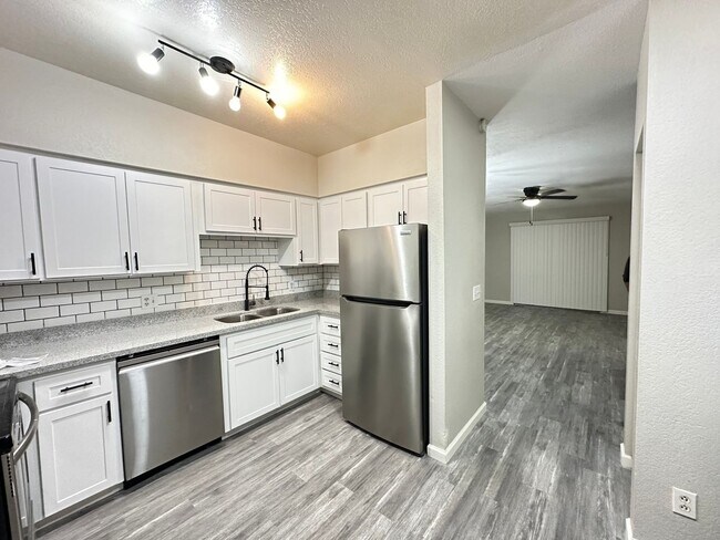 2814 E Kathleen Rd Phoenix, AZ 85032 photo 3