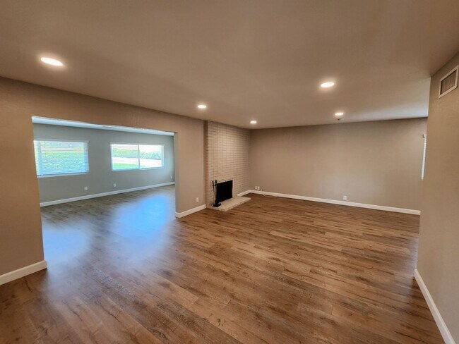 16598 Bernardo Oaks Dr San Diego, CA 92128 photo 4