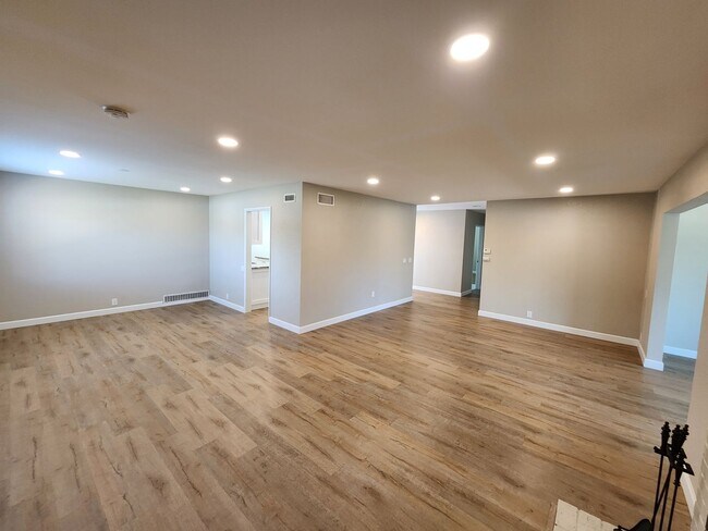 16598 Bernardo Oaks Dr San Diego, CA 92128 photo 5