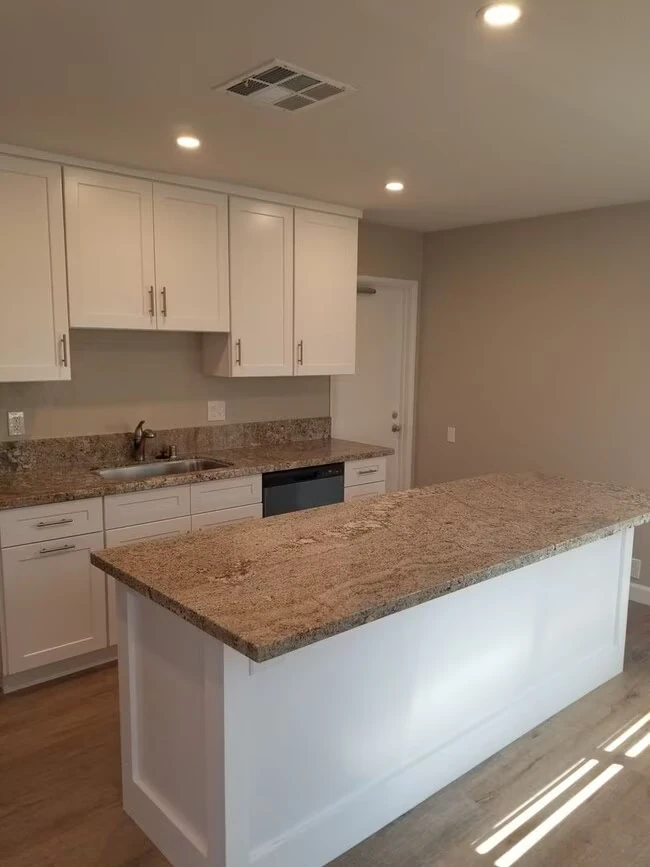 16598 Bernardo Oaks Dr San Diego, CA 92128 photo 3