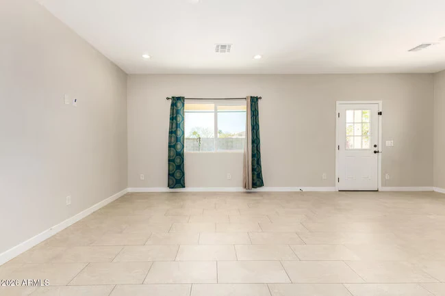10019 W Monaco Blvd Arizona City, AZ 85123 photo 5