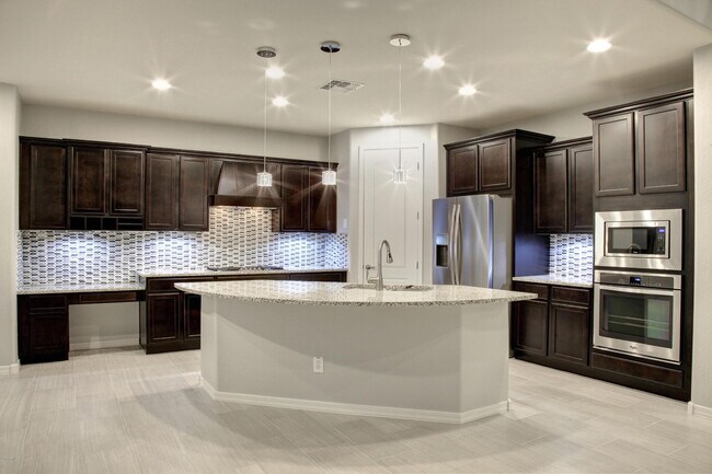 3607 E Salter Dr Phoenix, AZ 85050 photo 4