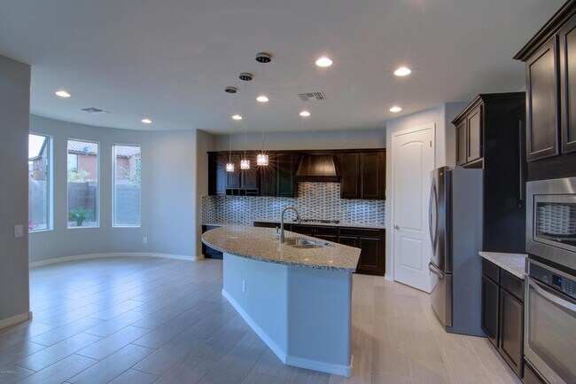 3607 E Salter Dr Phoenix, AZ 85050 photo 5