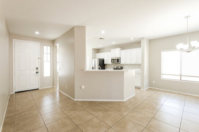 105 N 108th Dr Avondale, AZ 85323 photo 4