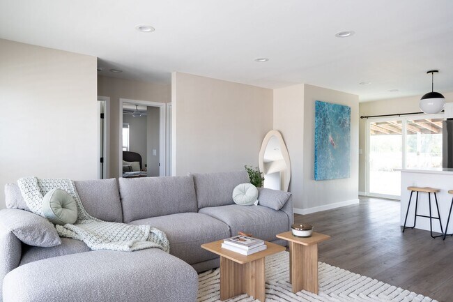 6407 Richard St San Diego, CA 92115 photo 5