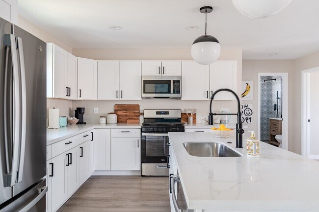6407 Richard St San Diego, CA 92115 photo 2