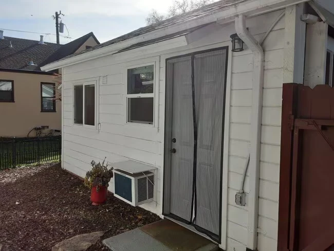684 B St Martinez, CA 94553