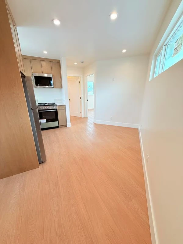 6983 Ramfos Ln San Diego, CA 92139 photo 2