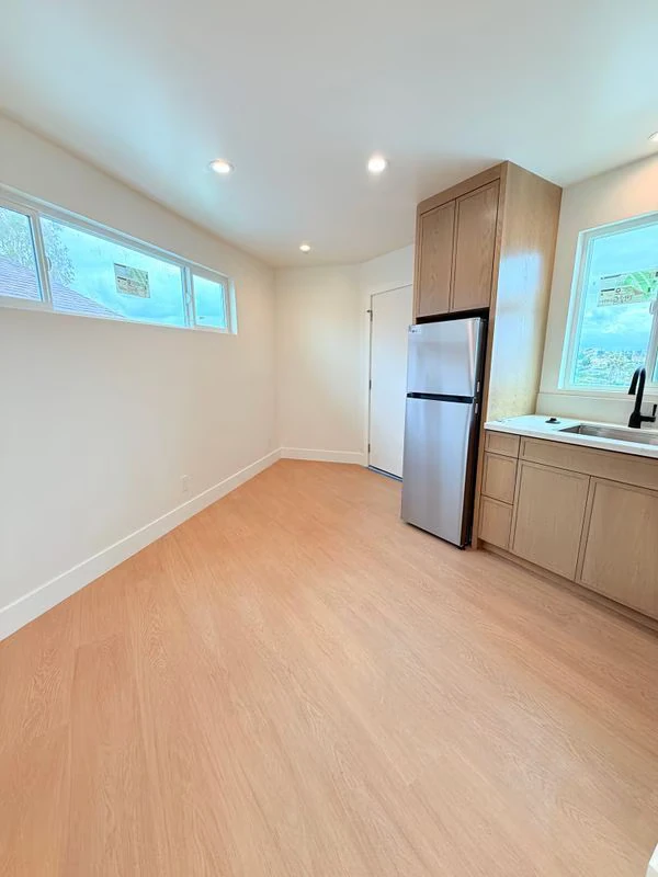 6983 Ramfos Ln San Diego, CA 92139 photo 3
