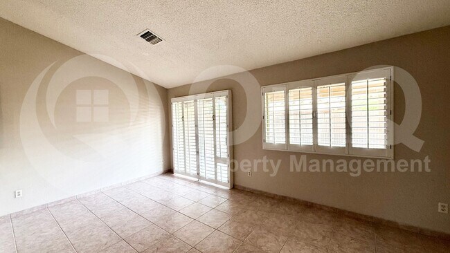5605 W Buffalo St Chandler, AZ 85226 photo 5
