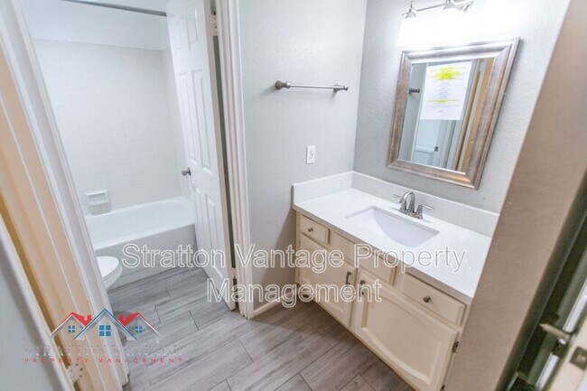 1402 E Guadalupe Rd Tempe, AZ 85283 photo 3