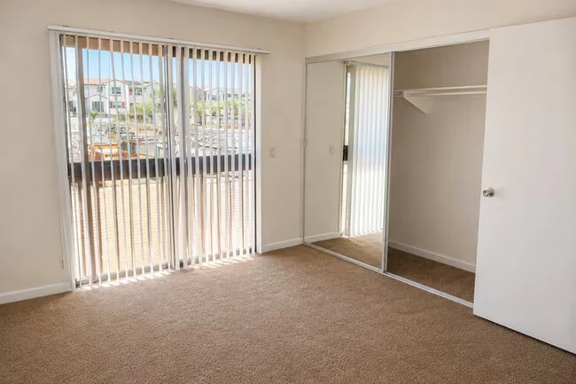 440 W Citracado Pkwy Escondido, CA 92025 photo 2
