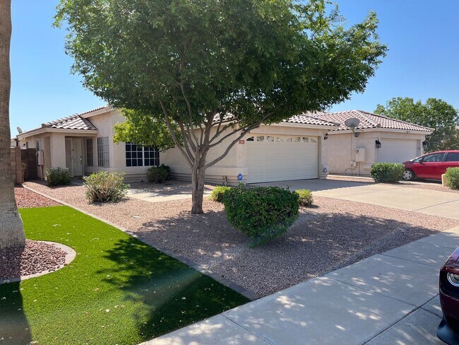 33 N Sahuaro Dr photo 2
