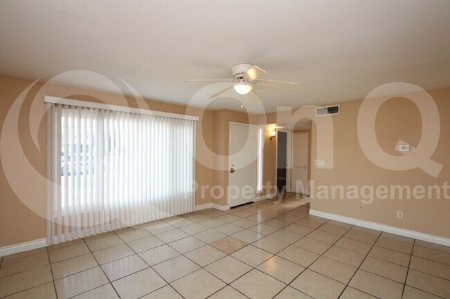 5644 S 44th Pl Phoenix, AZ 85040 photo 4