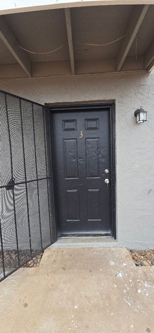 827 E Hazel Dr Phoenix, AZ 85042 photo 5