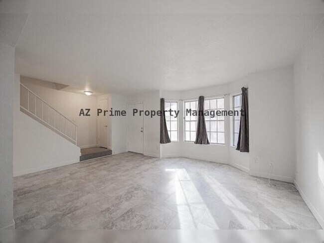 907 E Lodge Dr Tempe, AZ 85283 photo 5