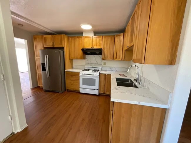 6653 Julie St San Diego, CA 92115 photo 3