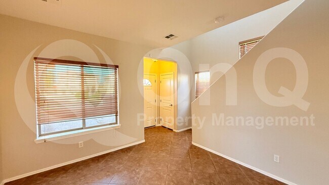6617 W Shaw Butte Dr Glendale, AZ 85304 photo 5