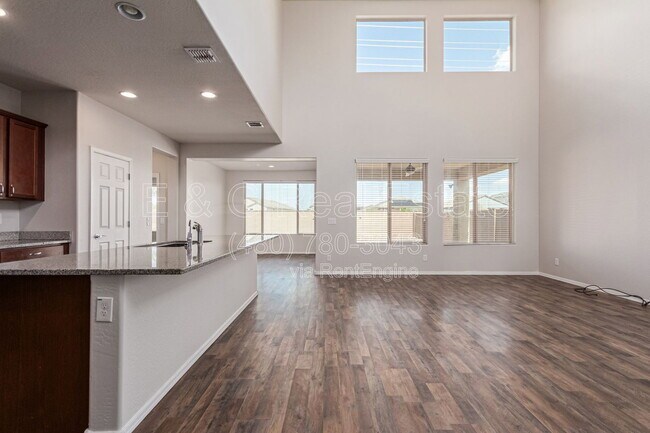 1130 W Danish Red Trail San Tan Valley, AZ 85143 photo 5