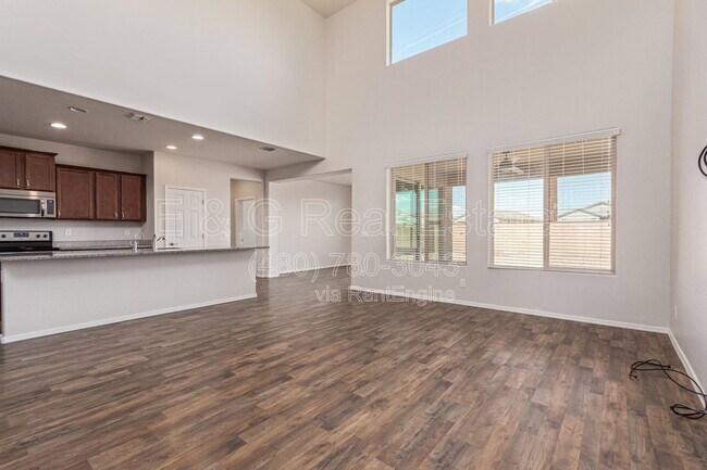 1130 W Danish Red Trail San Tan Valley, AZ 85143 photo 4
