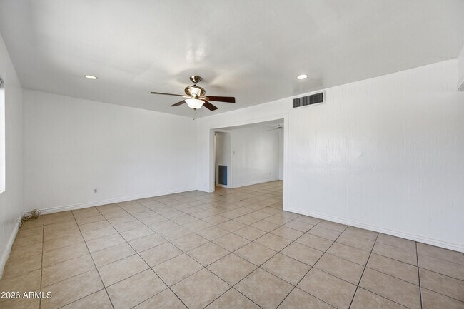 1031 E Vermont Ave Phoenix, AZ 85014 photo 3