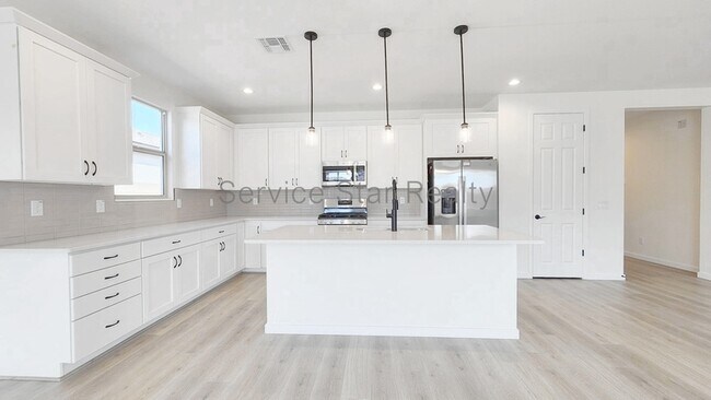 5029 W Roundhouse Rd Phoenix, AZ 85339 photo 2
