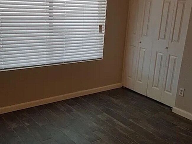 921 W Naranja Ave Mesa, AZ 85210 photo 5