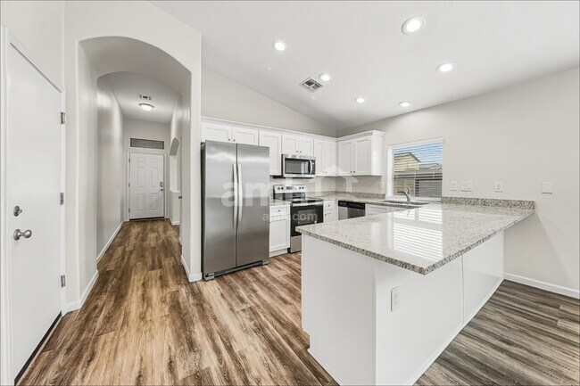35042 N Aubrac Cir San Tan Valley, AZ 85143 photo 3