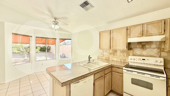 413 N Flint St Gilbert, AZ 85234 photo 3
