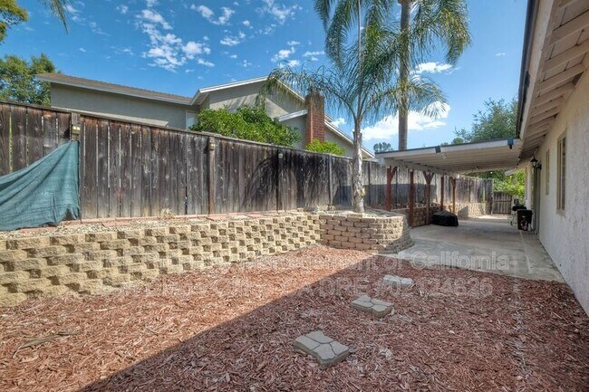 2253 Raintree Pl Escondido, CA 92026 photo 3