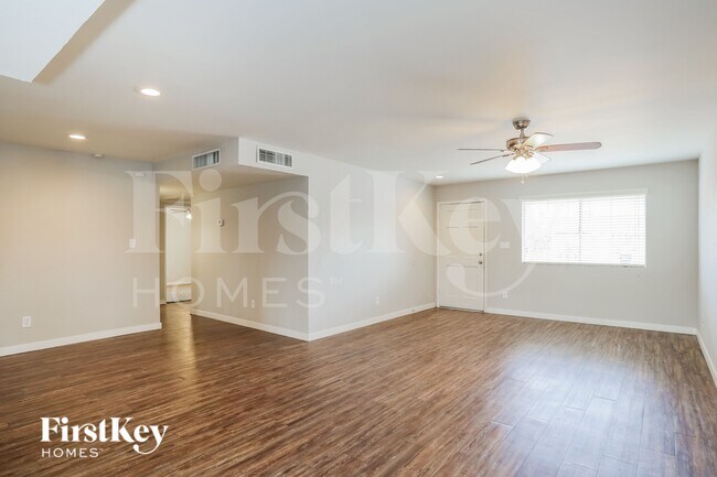 1615 W Bluefield Ave Phoenix, AZ 85023 photo 3